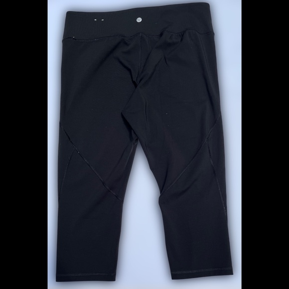 LB Cropped Leggings - Picture 15 of 16